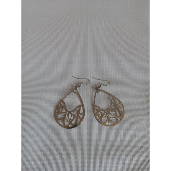 Silver Toned Cutout Arabesque Pattern Thin Metal Teardrop Dangle Drop Earrings - Picture 5 of 7